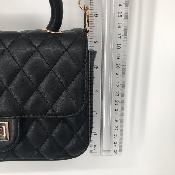🍄4 for $35 Vegan Leather Quilted Convertible Handbag - Picture 9 of 9